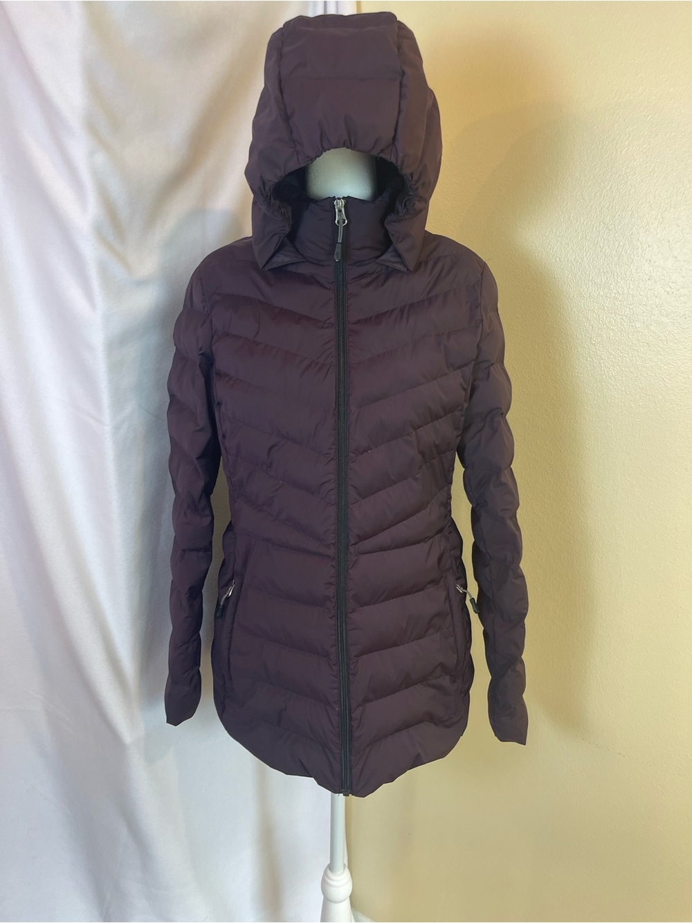 32 Degrees Heat Plum Purple Chevron Quilted Hooded Puffer Coat M Pockets Winter